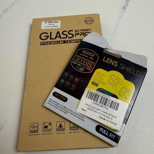 NWT 2 screen protectors 2 camera protectors iPhone 13 pro max